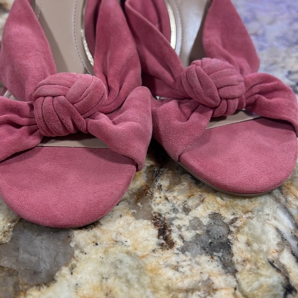 White House black market Callie Bow detail suede mules pink Size 9 - Picture 8 of 11
